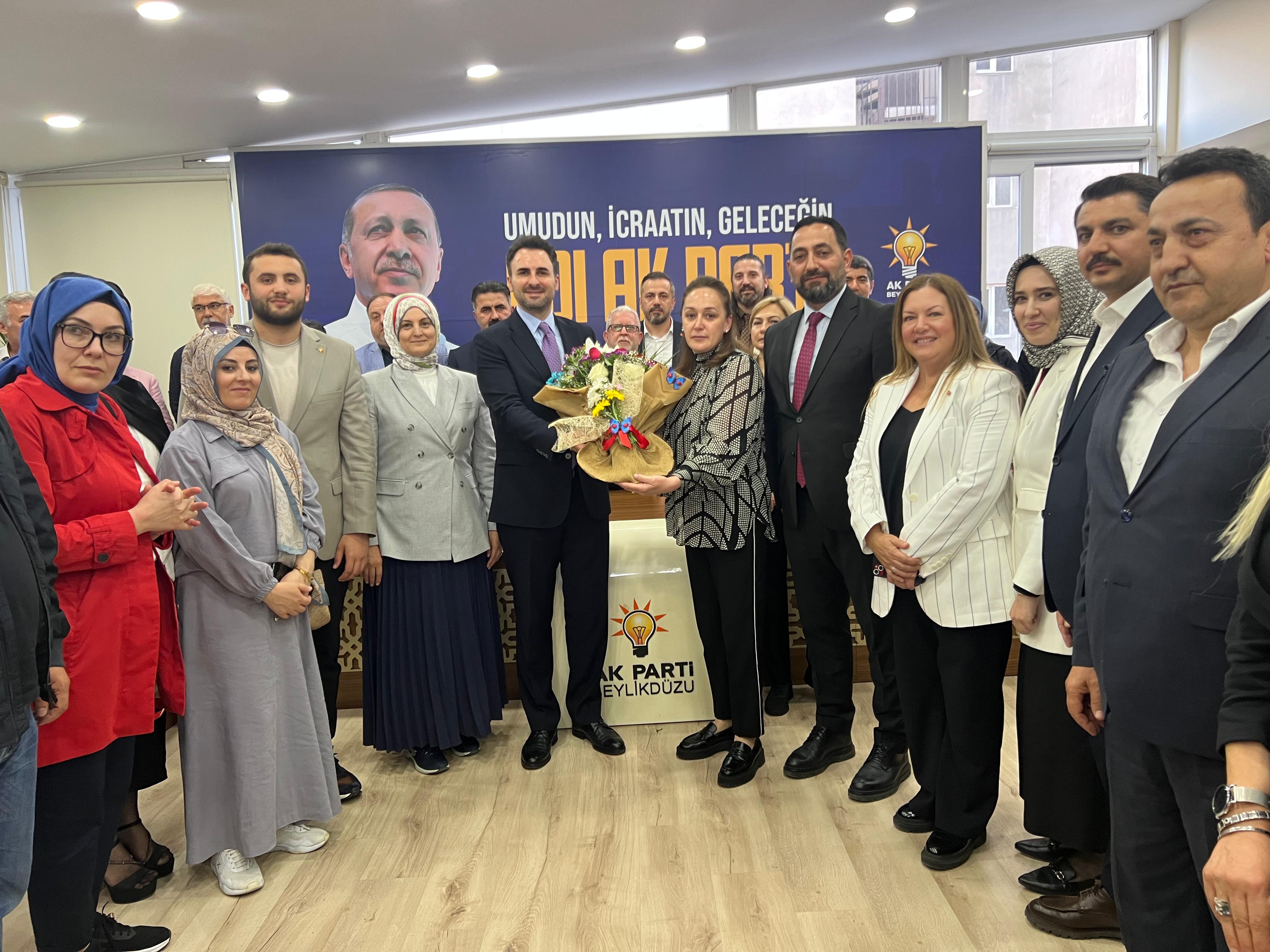 Genel Merkezimizce yeniden "AK Parti Beylikdüzü İlçe Başkanlığı" görevi tevdi edilen Mustafa Necati Işık başkanımıza çıkmış olduğu bu kutlu yolda başarılar ve muvaffakiyetler dileriz.